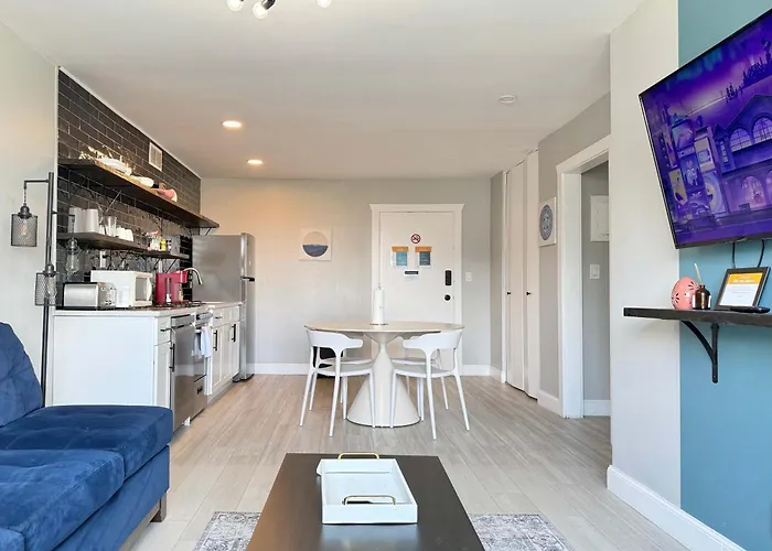 Close To Everywhere Downtown Onsite Parking Lm1004