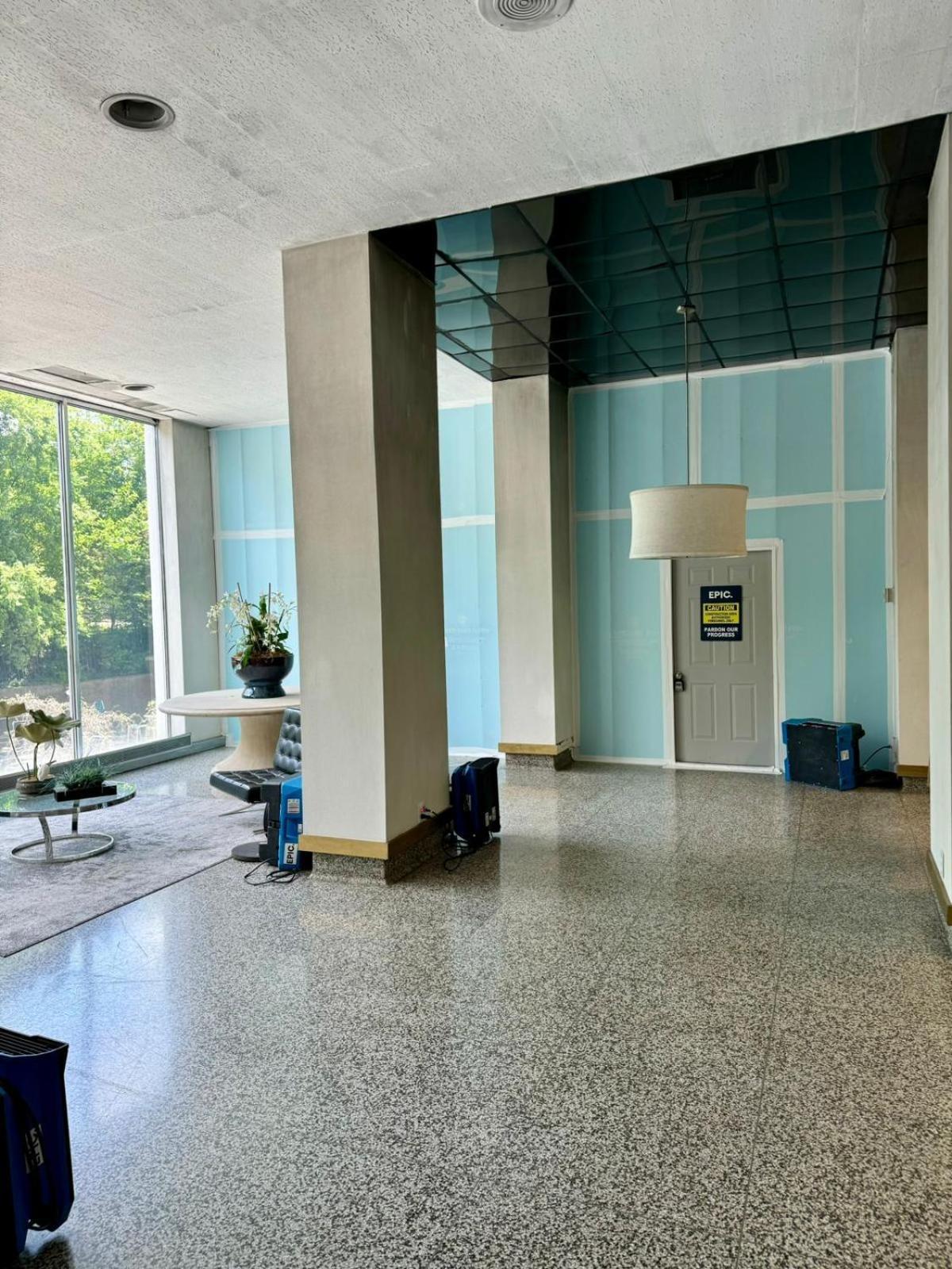 Close To Everywhere Downtown Onsite Parking Lm1004