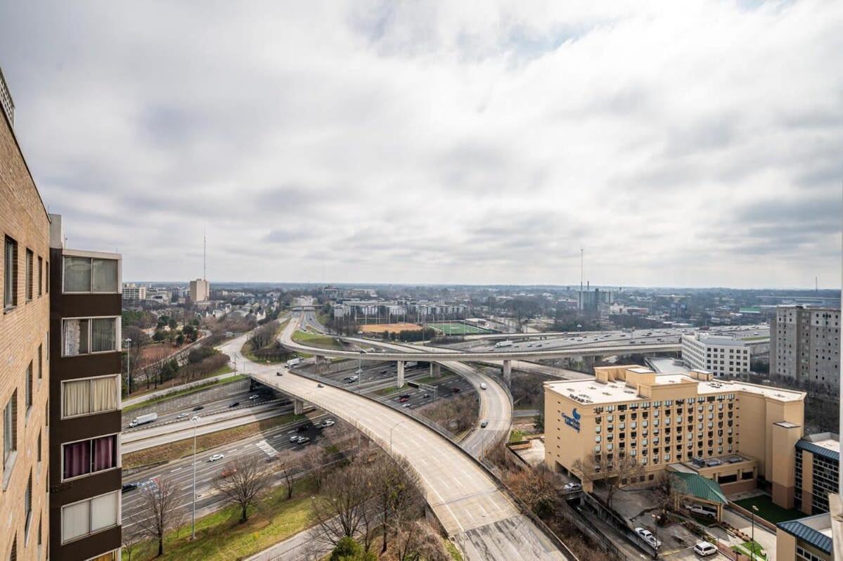 Close To Everywhere Downtown Onsite Parking Lm1004