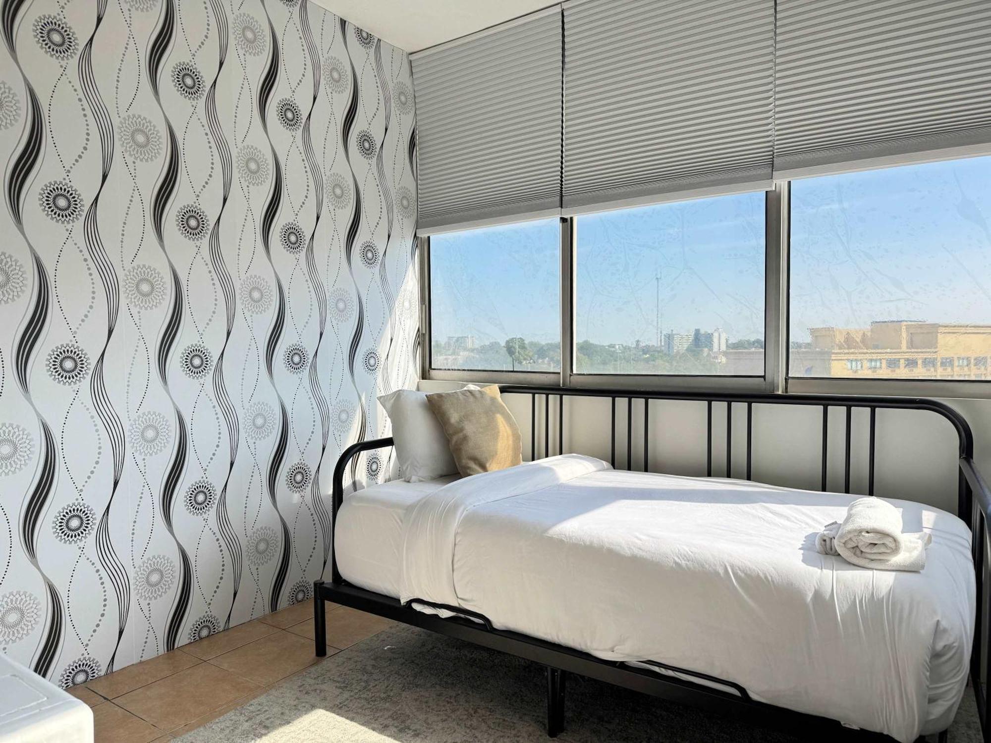 Close To Everywhere Downtown Onsite Parking Lm1004 Holiday home Atlanta